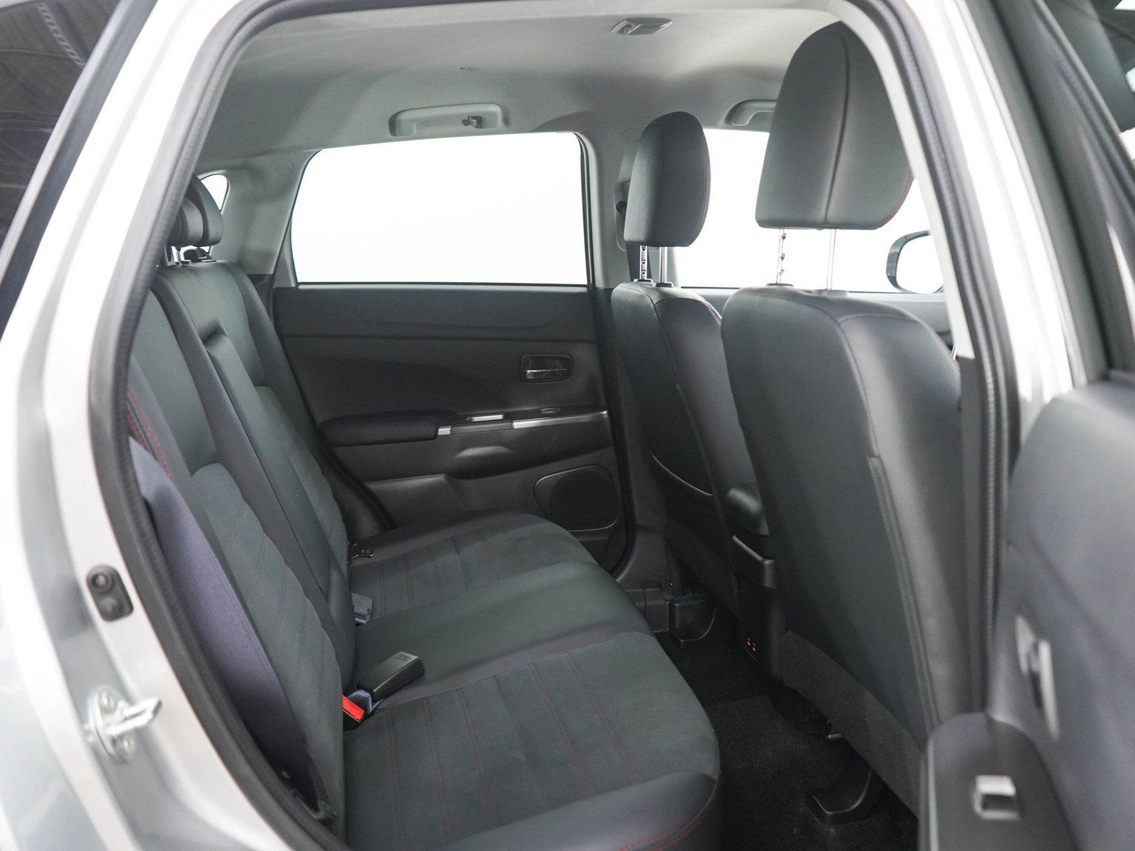 Used 2026 Mitsubishi Outlander Sport SE AWD/4WD image 12