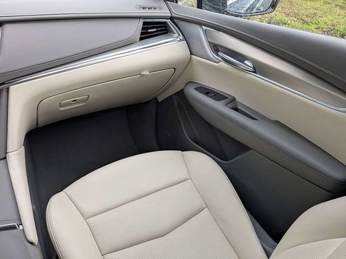 Certified 2023 Cadillac XT5 Premium Luxury w/ Technology Package FWD image 17