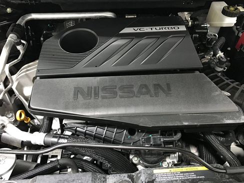Used 2025 Nissan Rogue SL AWD/4WD image 27