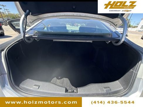 Certified 2017 Chevrolet Cruze LT w/ Convenience Package FWD image 24