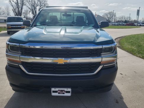Used 2017 Chevrolet Silverado 1500 W/T image 2