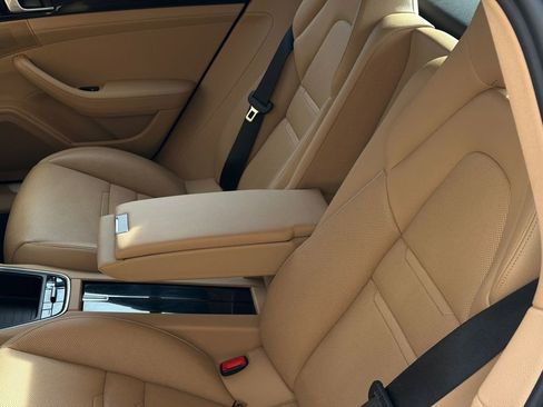 Used 2018 Porsche Panamera 4 w/ Premium Package Plus image 20