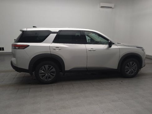 Used 2024 Nissan Pathfinder S FWD image 10