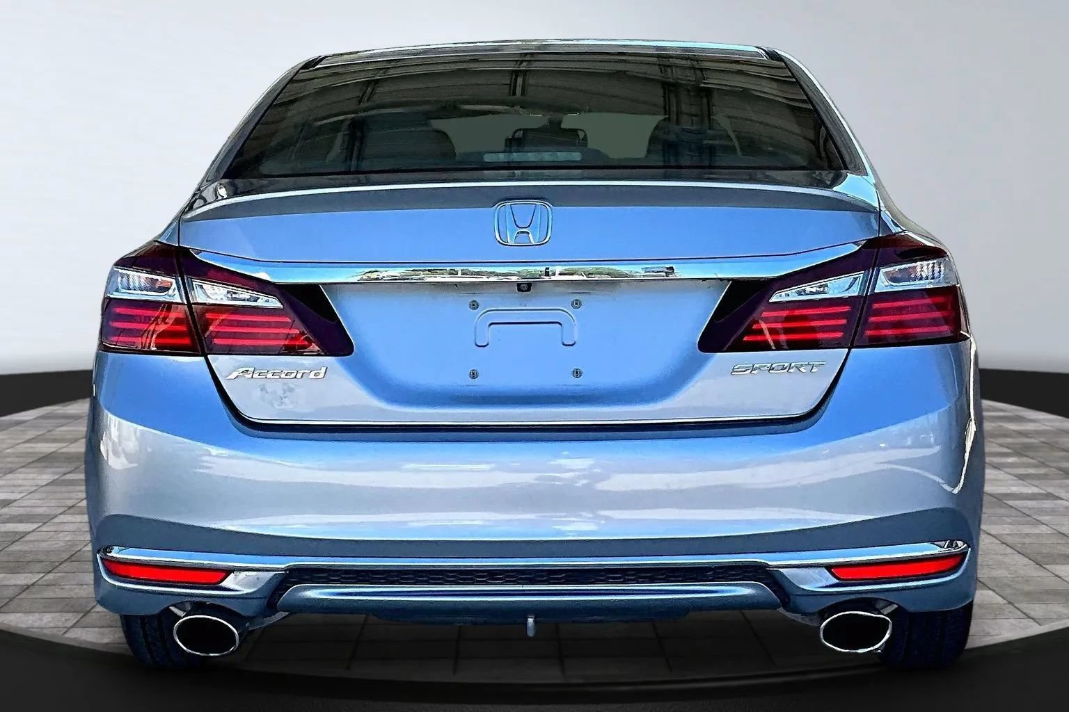 Used 2017 Honda Accord Sport image 5