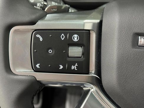 Used 2026 Land Rover Discovery Limited Edition image 31