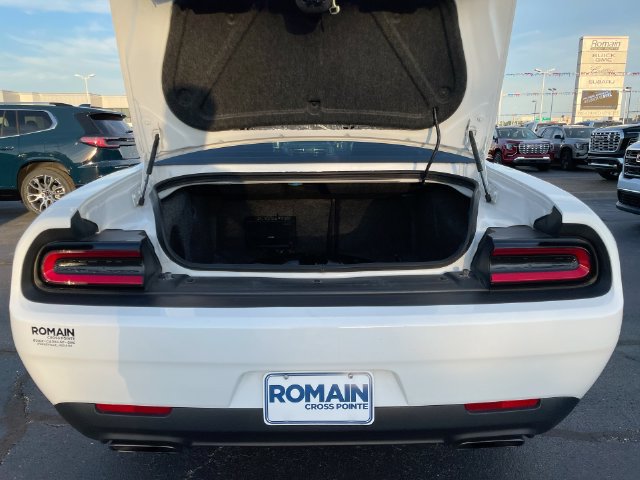 Used 2016 Dodge Challenger R/T RWD image 15