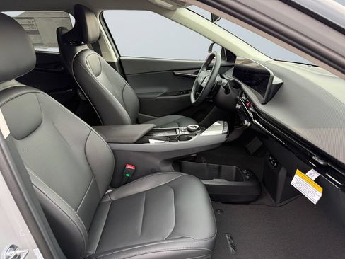 New 2026 Kia EV6 Wind RWD image 15