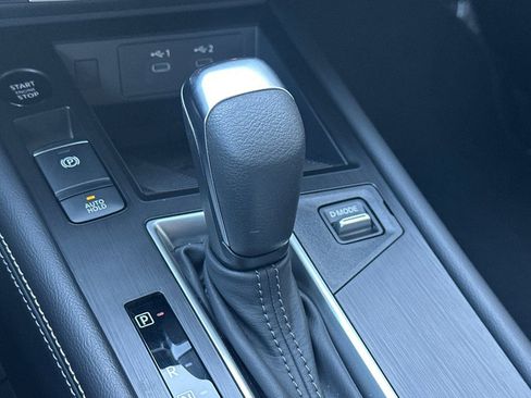 Certified 2025 Nissan Kicks SV image 34