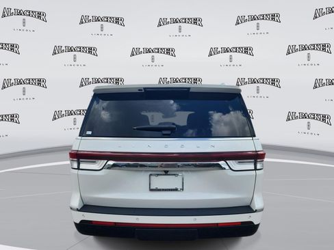 Used 2024 Lincoln Navigator Reserve AWD/4WD image 4