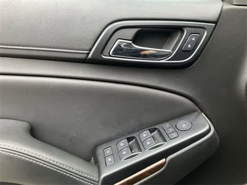 Used 2017 Chevrolet Suburban LT w/ LT Signature Package image 12