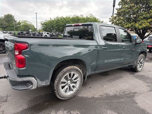 Used 2025 Chevrolet Silverado 1500 LT AWD/4WD image 3