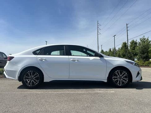 Used 2024 Kia Forte GT-Line w/ GT-Line Premium Package FWD image 3