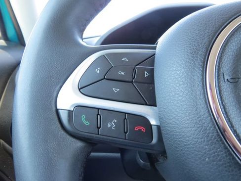 Used 2020 Jeep Renegade Latitude w/ Popular Equipment Group FWD image 16
