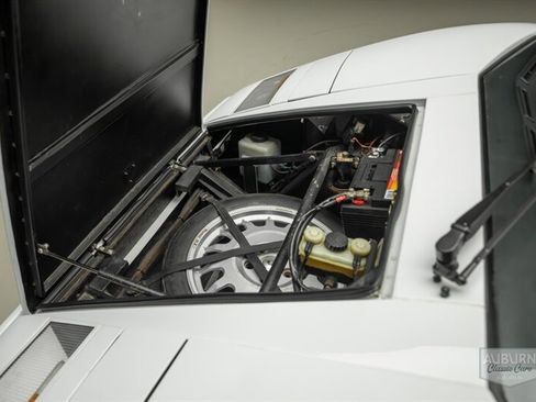 Used 1989 Lamborghini Countach Coupe RWD image 33