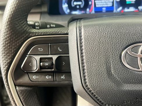 Used 2024 Toyota Tacoma TRD Sport image 18