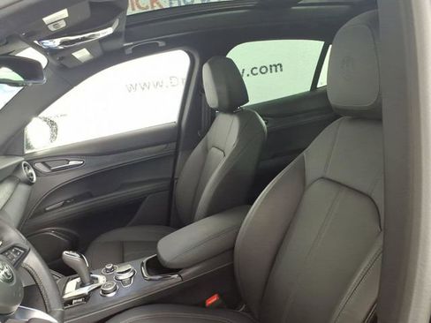 Used 2024 Alfa Romeo Stelvio Sprint image 17