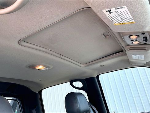 Used 2004 Chevrolet Avalanche Z66 w/ Sun And Sound Package RWD image 20