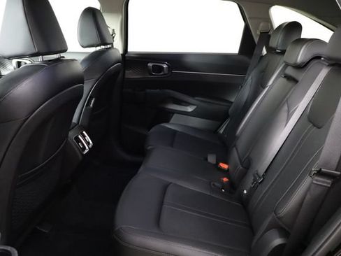 Certified 2025 Kia Sorento S w/ Panoramic Sunroof Package FWD image 16