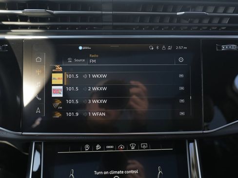 Used 2021 Audi Q7 3.0T Prestige image 66