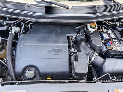 Used 2017 Ford Explorer XLT w/ Equipment Group 202A FWD image 55