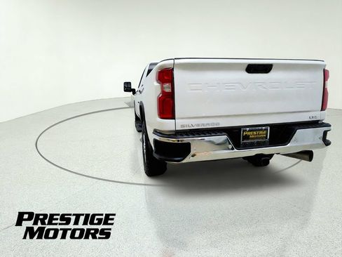 Used 2021 Chevrolet Silverado 2500 LTZ w/ LTZ Premium Package AWD/4WD image 5