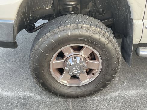 Used 2007 Dodge Ram 2500 Truck SLT image 9