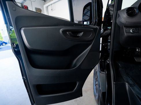 Used 2019 Mercedes-Benz Sprinter 170 image 14
