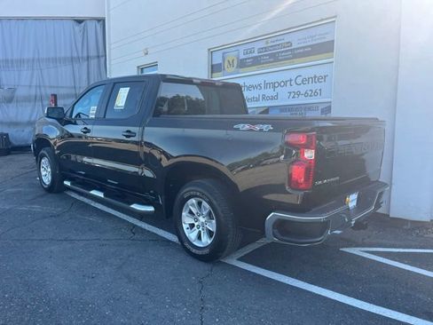Used 2022 Chevrolet Silverado 1500 LT AWD/4WD image 3