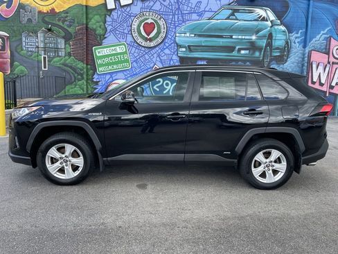 Used 2021 Toyota RAV4 XLE w/ Convenience Package AWD/4WD image 2