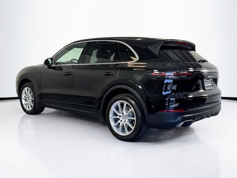 Certified 2023 Porsche Cayenne w/ Premium Package AWD/4WD image 3