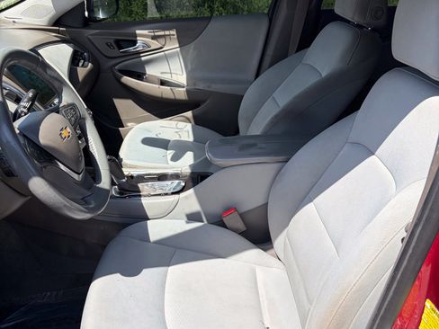 Used 2018 Chevrolet Malibu LT FWD image 18