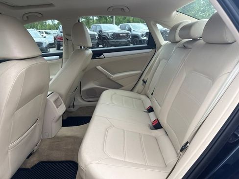 Used 2012 Volkswagen Passat 2.5 SE FWD image 12