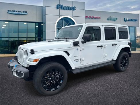 Used 2023 Jeep Wrangler Unlimited Sahara w/ Cold Weather Group image 4
