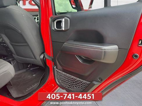 Used 2022 Jeep Wrangler Unlimited Sahara AWD/4WD image 10