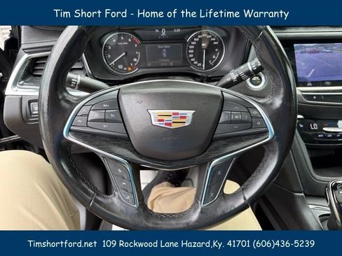 Used 2022 Cadillac XT5 Premium Luxury AWD/4WD image 17