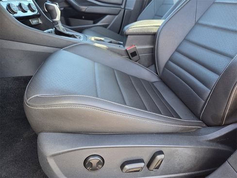 Used 2024 Volkswagen Jetta SE image 15