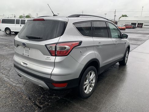 Used 2017 Ford Escape SE w/ Equipment Group 201A FWD image 3