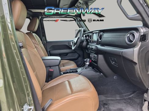 Used 2023 Jeep Wrangler Unlimited Sahara AWD/4WD image 7