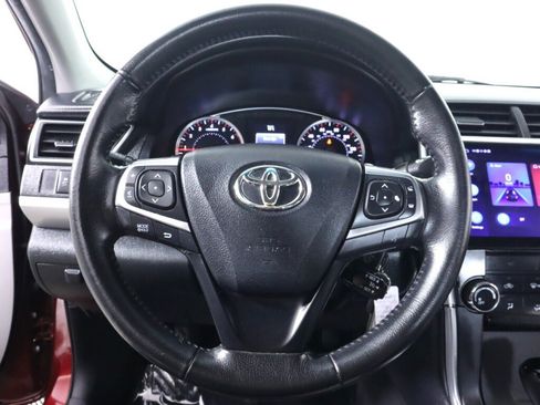 Used 2016 Toyota Camry SE FWD image 11