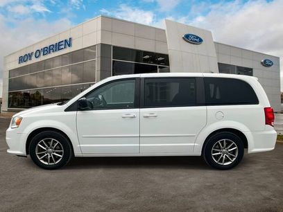 Used 2017 Dodge Grand Caravan SE