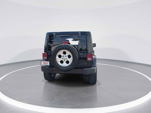 Used 2015 Jeep Wrangler Unlimited Sahara AWD/4WD image 7