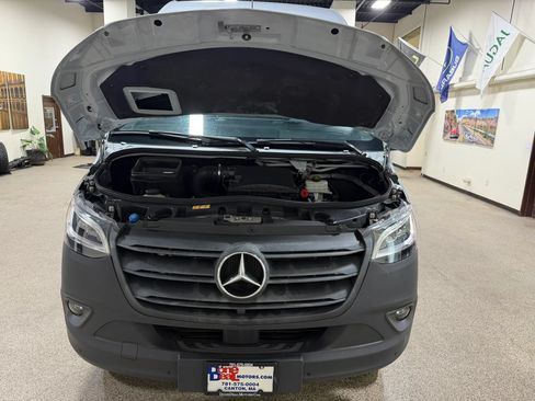 Used 2022 Mercedes-Benz Sprinter 2500 image 49