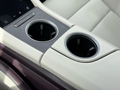 Used 2025 Porsche Taycan image 22