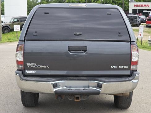 Used 2014 Toyota Tacoma 4x4 Double Cab w/ SR5 Package image 14