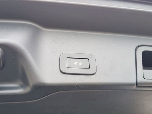 Certified 2025 Land Rover Range Rover Evoque S image 35