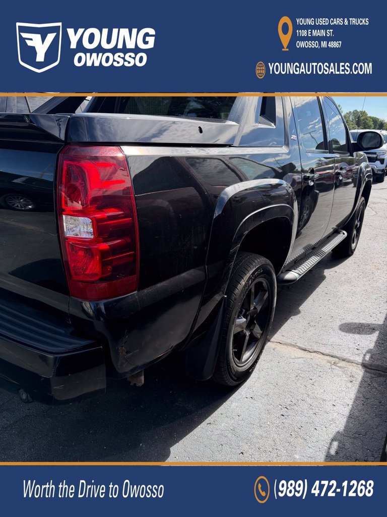 Used 2011 Chevrolet Avalanche LT AWD/4WD image 13
