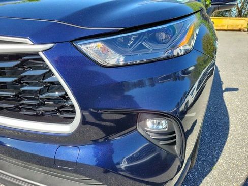 Used 2023 Toyota Highlander XLE image 16