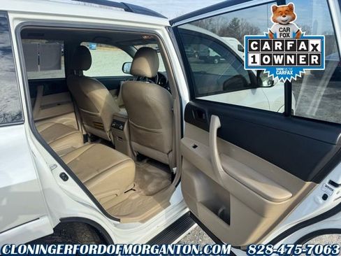 Used 2010 Toyota Highlander Base image 17