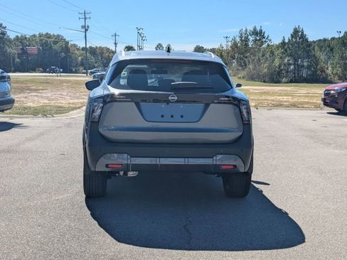New 2026 Nissan Kicks SV image 4