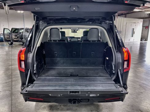 Used 2025 Ford Expedition Active AWD/4WD image 26
